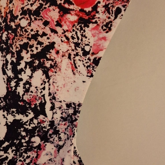 FRENCH CONNECTION DESIGNER FLORAL FITTED SLEEVELESS DRESS - Picture 4 of 7